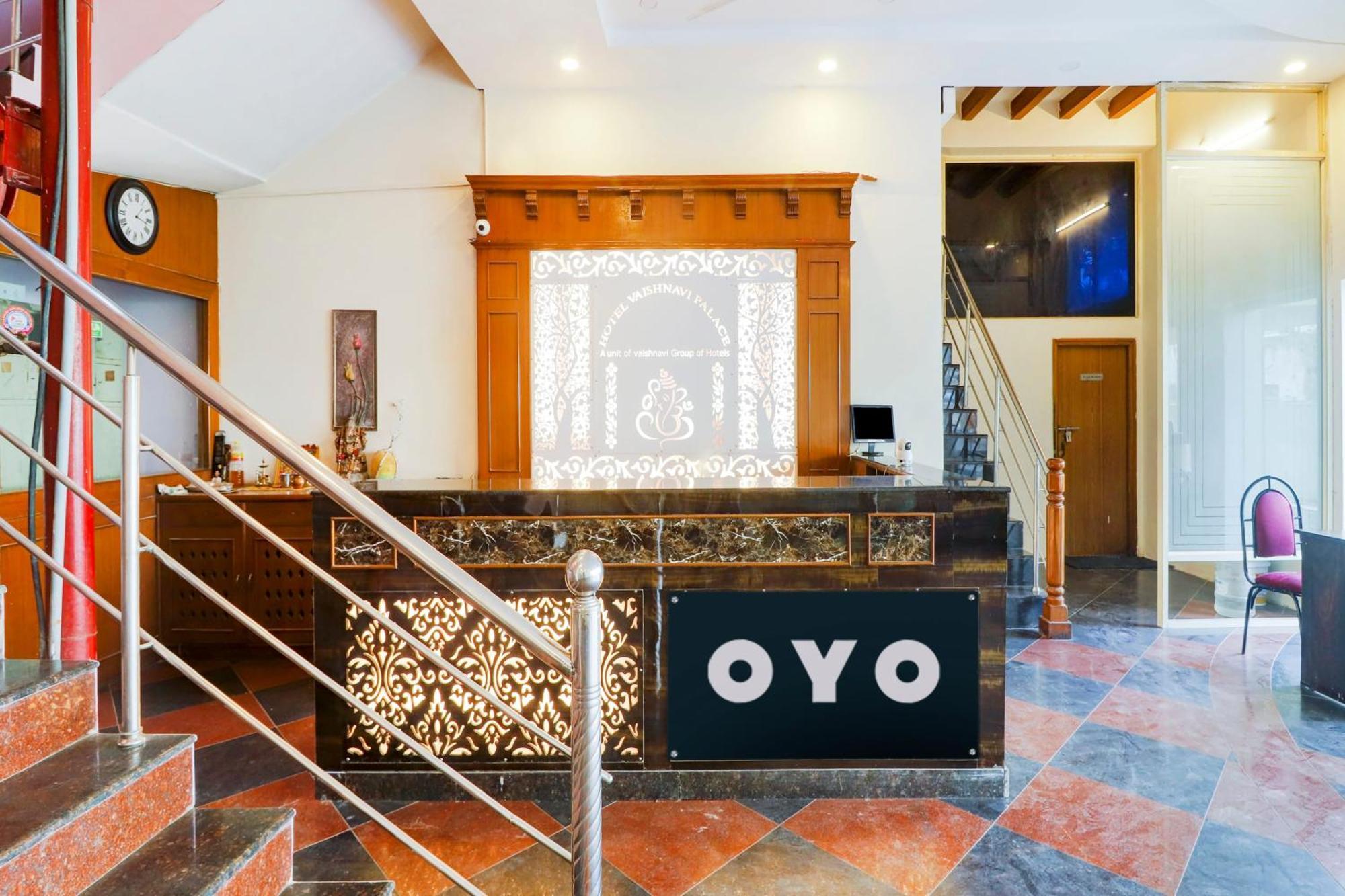 Super Collection O 77115 Vaishnavi Palace Hyderabad Bagian luar foto