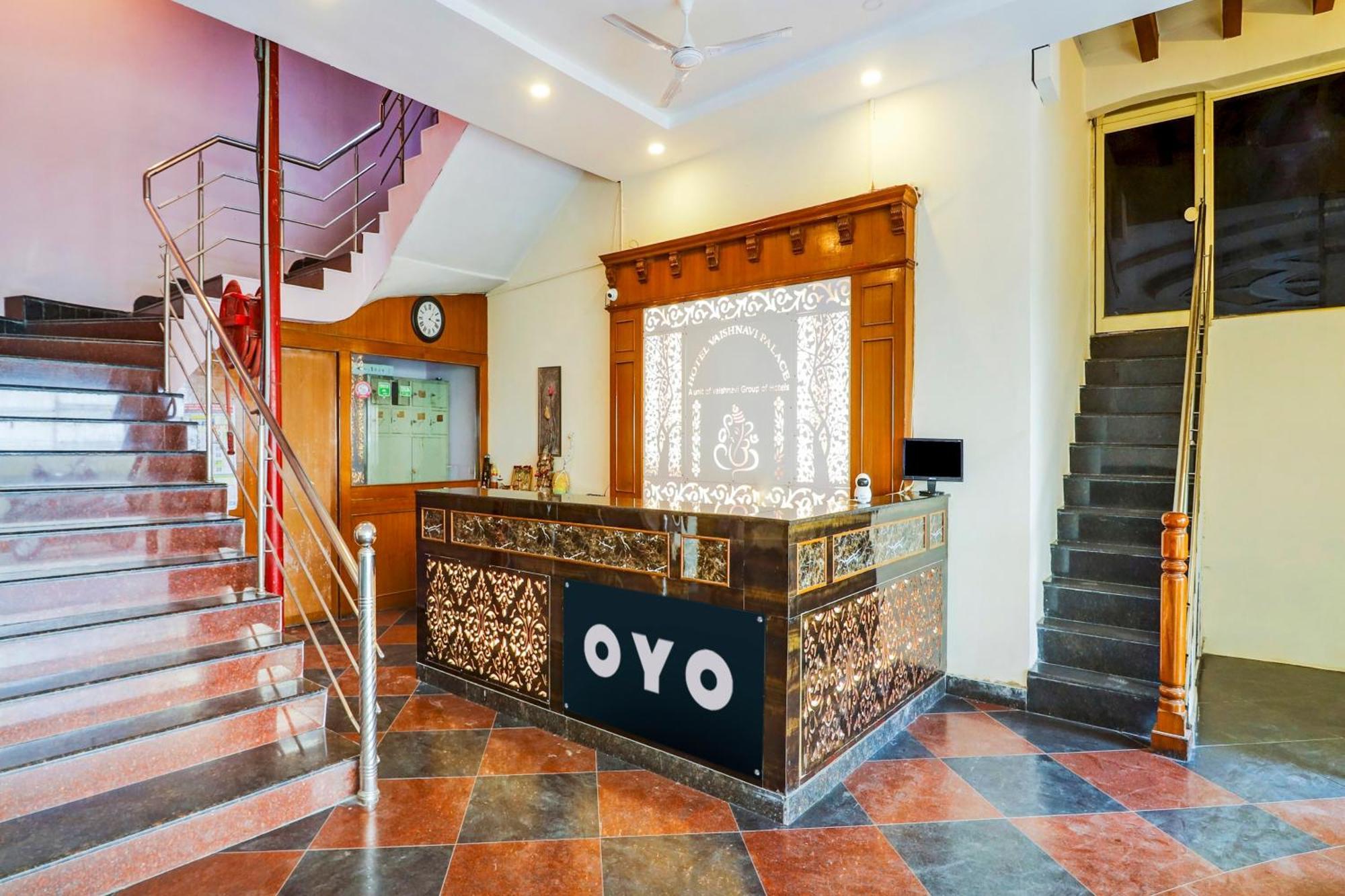Super Collection O 77115 Vaishnavi Palace Hyderabad Bagian luar foto