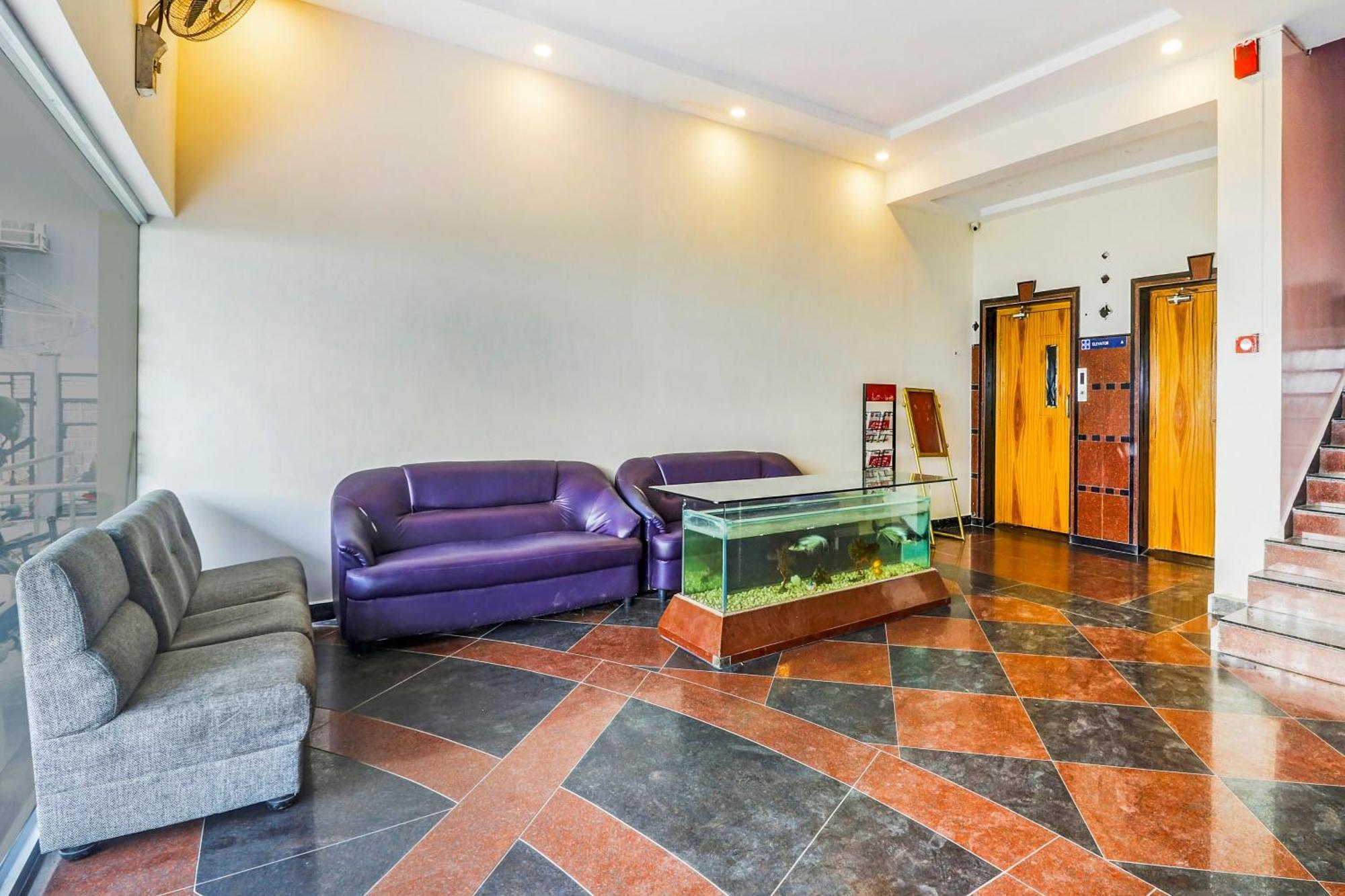 Super Collection O 77115 Vaishnavi Palace Hyderabad Bagian luar foto