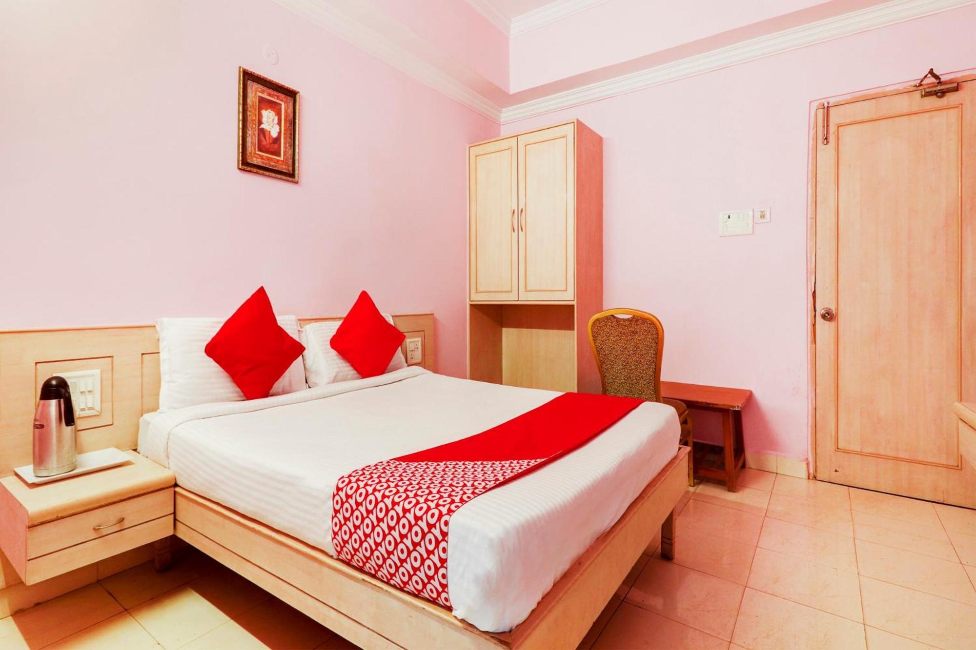 Super Collection O 77115 Vaishnavi Palace Hyderabad Bagian luar foto
